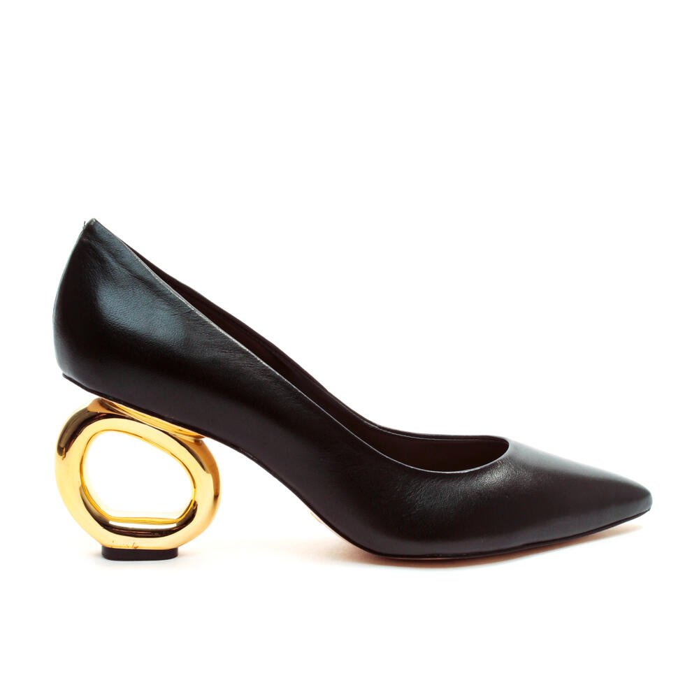 Scarpin Couro Preto Salto Vazado Cecconello 2201002-9