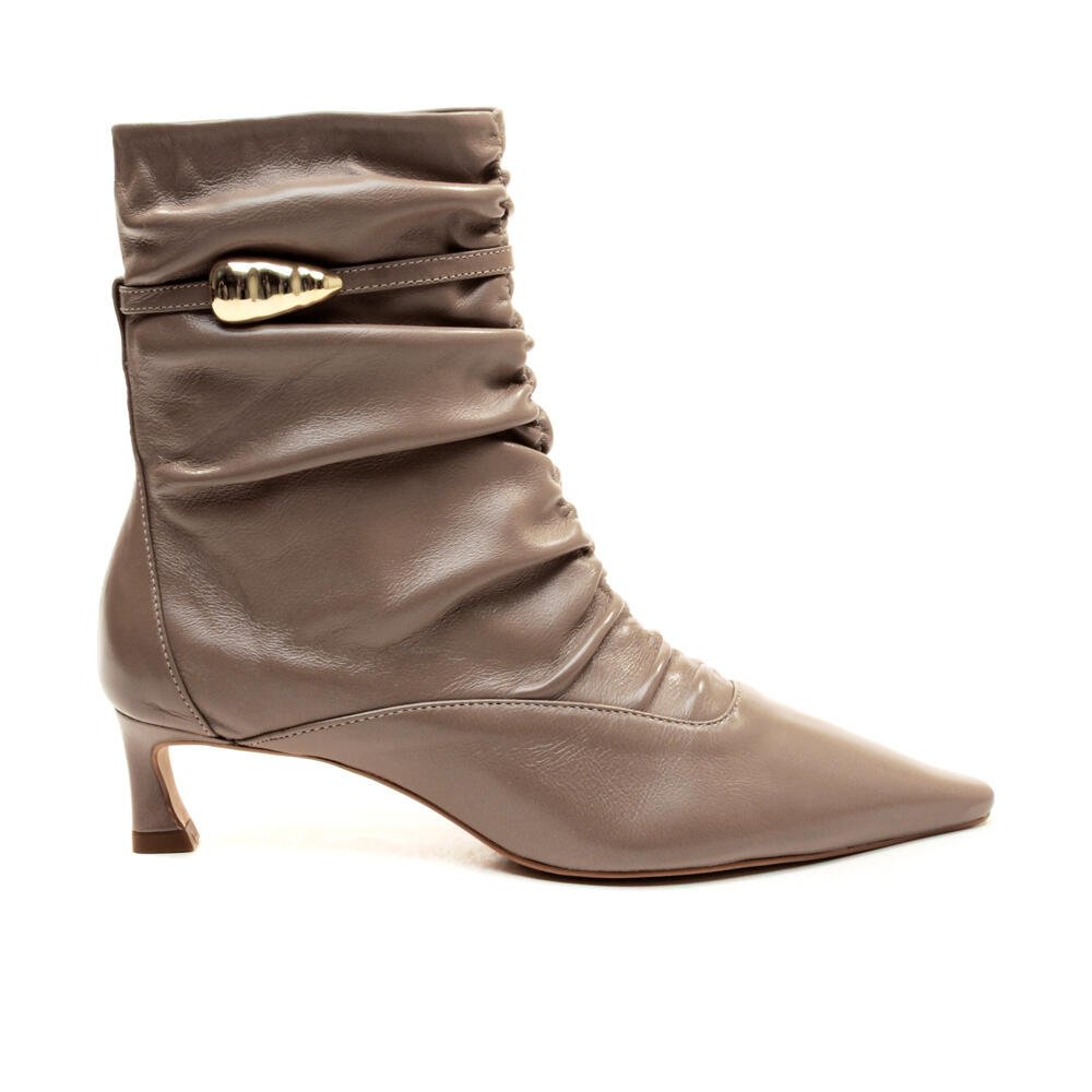 Bota Couro Marrom Cano Curto Cecconello 2639009-1