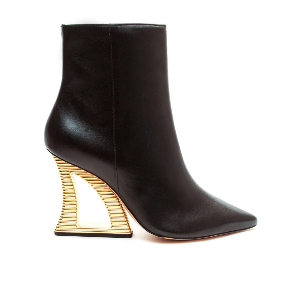 Bota Couro Preto Salto Vazado Cecconello 2443001-3