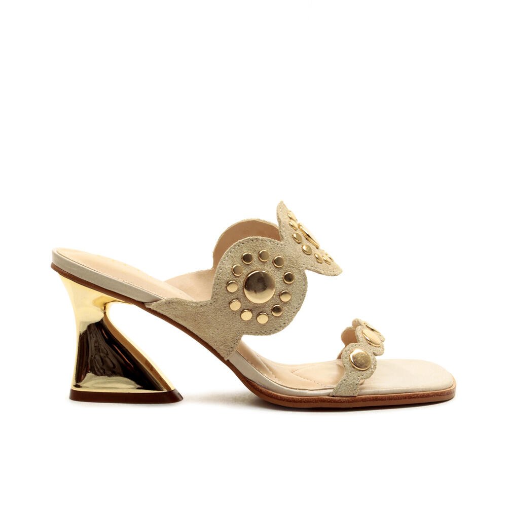 Tamanco Couro Creme Salto Médio Cecconello 2747004-3