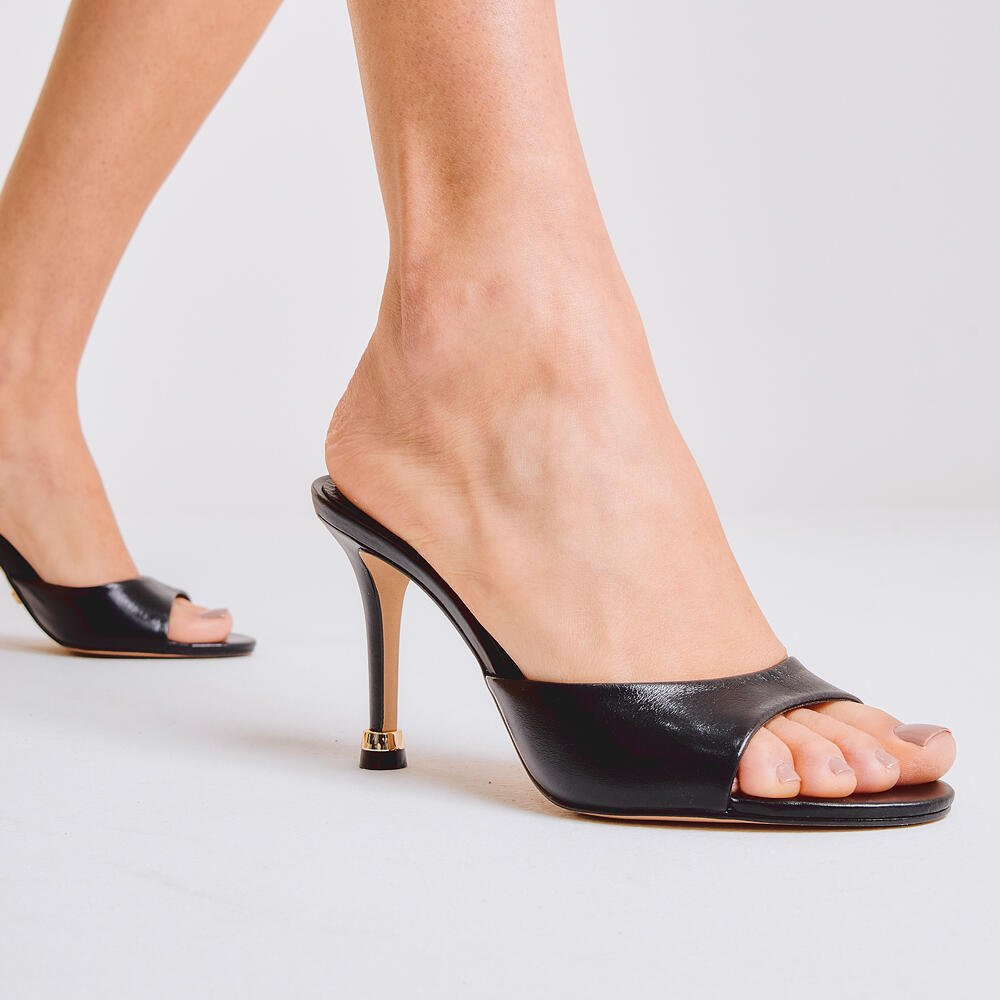 Tamanco Couro Preto Salto Alto Cecconello 2797001-1 Preto 2