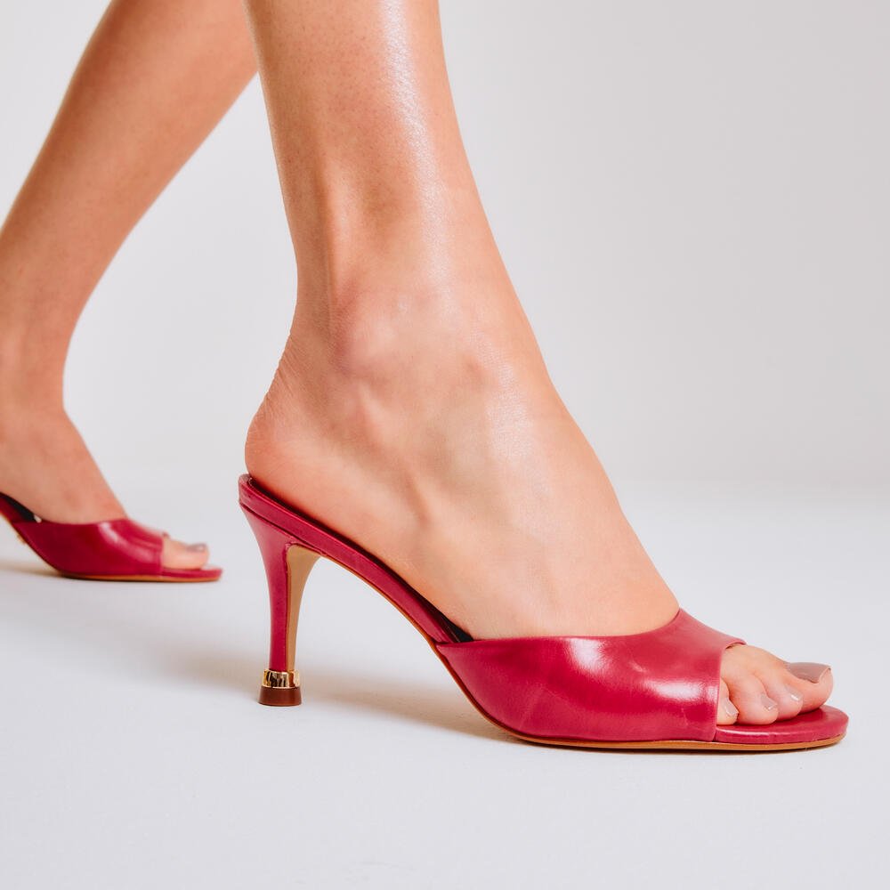 Tamanco Couro Vermelho Salto Médio Cecconello 2798001-2 Vermelho 2