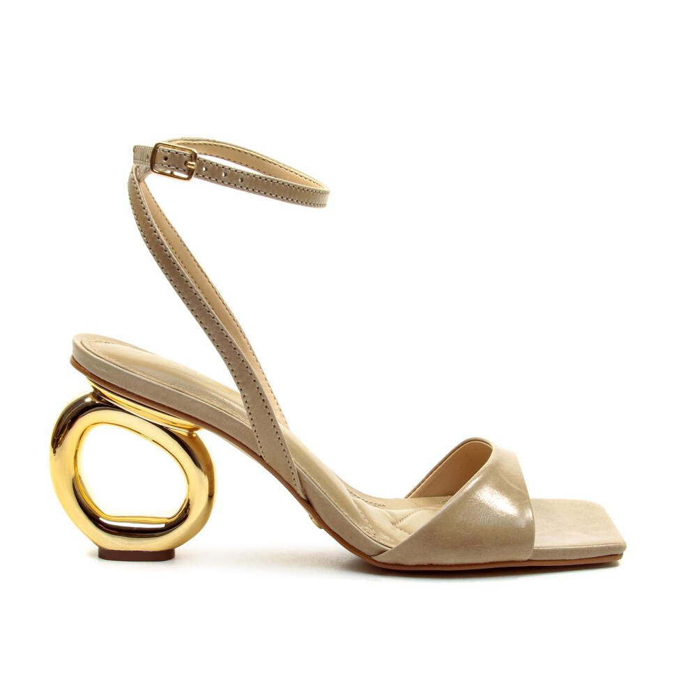 Sandália Couro Nude Salto Médio Vazado Cecconello 2193004-21