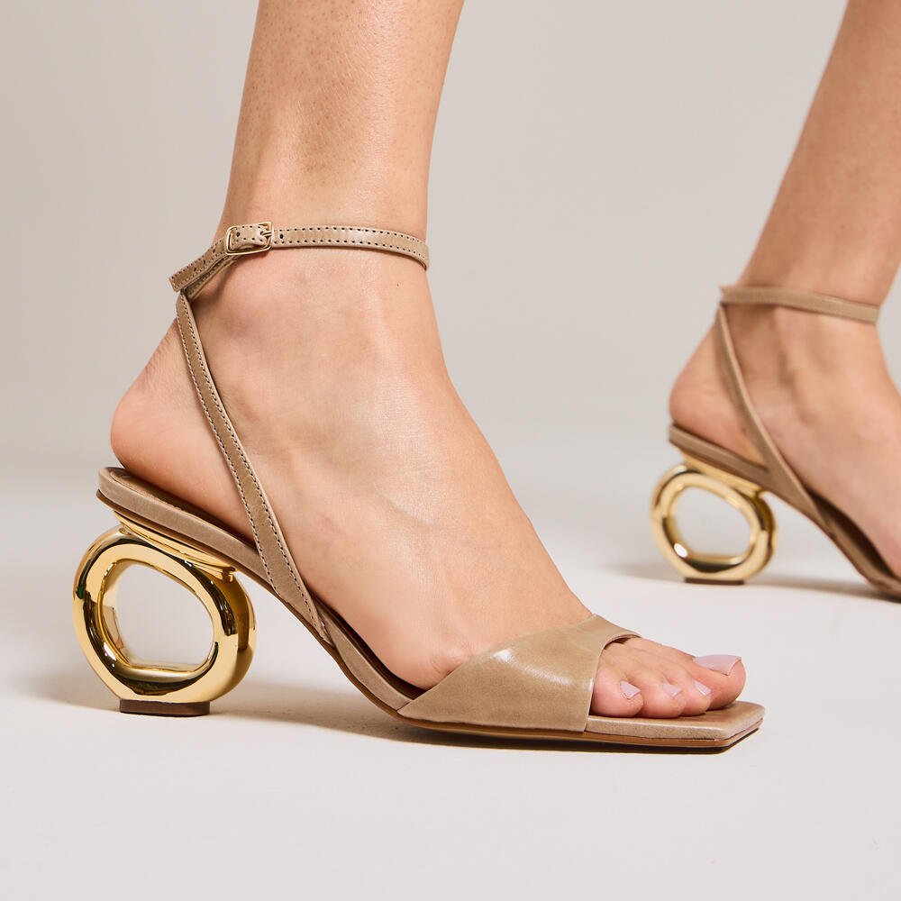 Sandália Couro Nude Salto Médio Vazado Cecconello 2193004-21 Bege 2