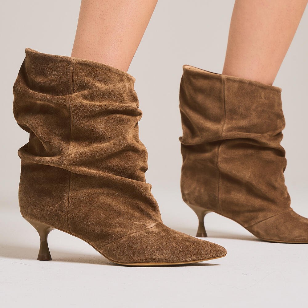 Bota Couro Marrom Cano Curto Slouchy Cecconello 2929001-4 Marrom 2