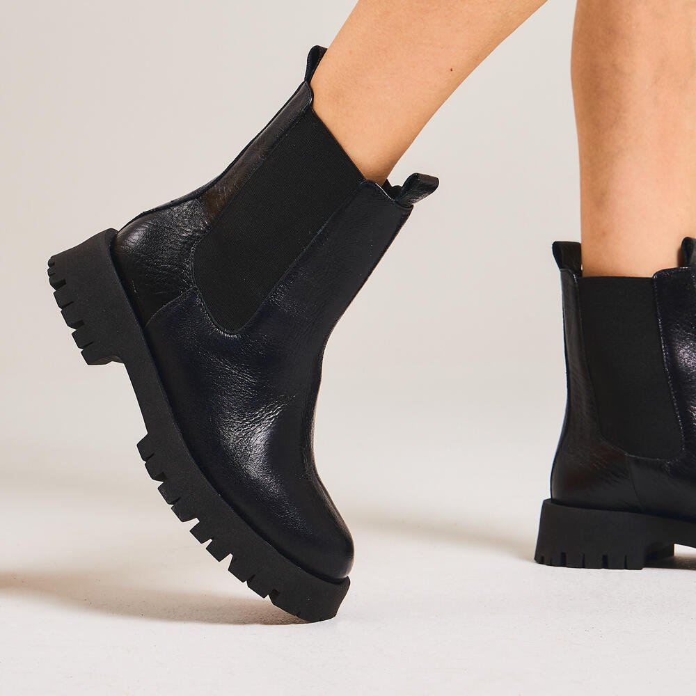 Bota Couro Preto Cano Curto Cecconello 2927001-1 Preto 2