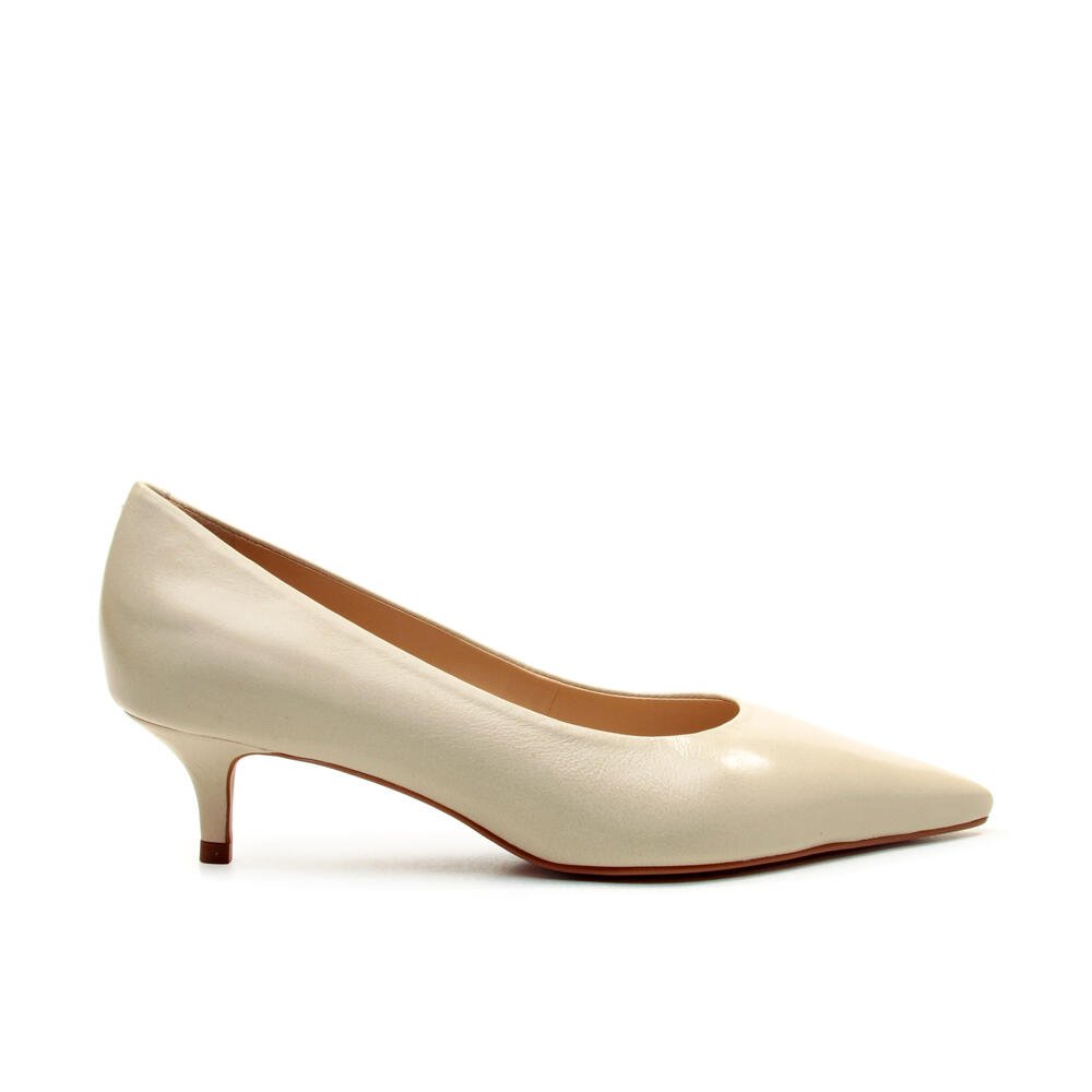 Scarpin Couro Off White Salto Baixo Cecconello 2629001-28