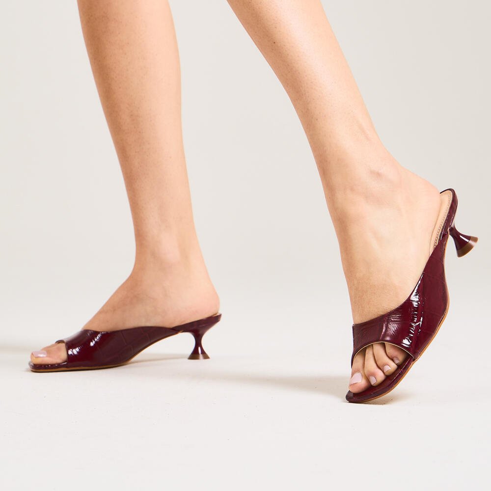 Tamanco Couro Bordô Salto Baixo Cecconello 2941001-1 Bordô 2