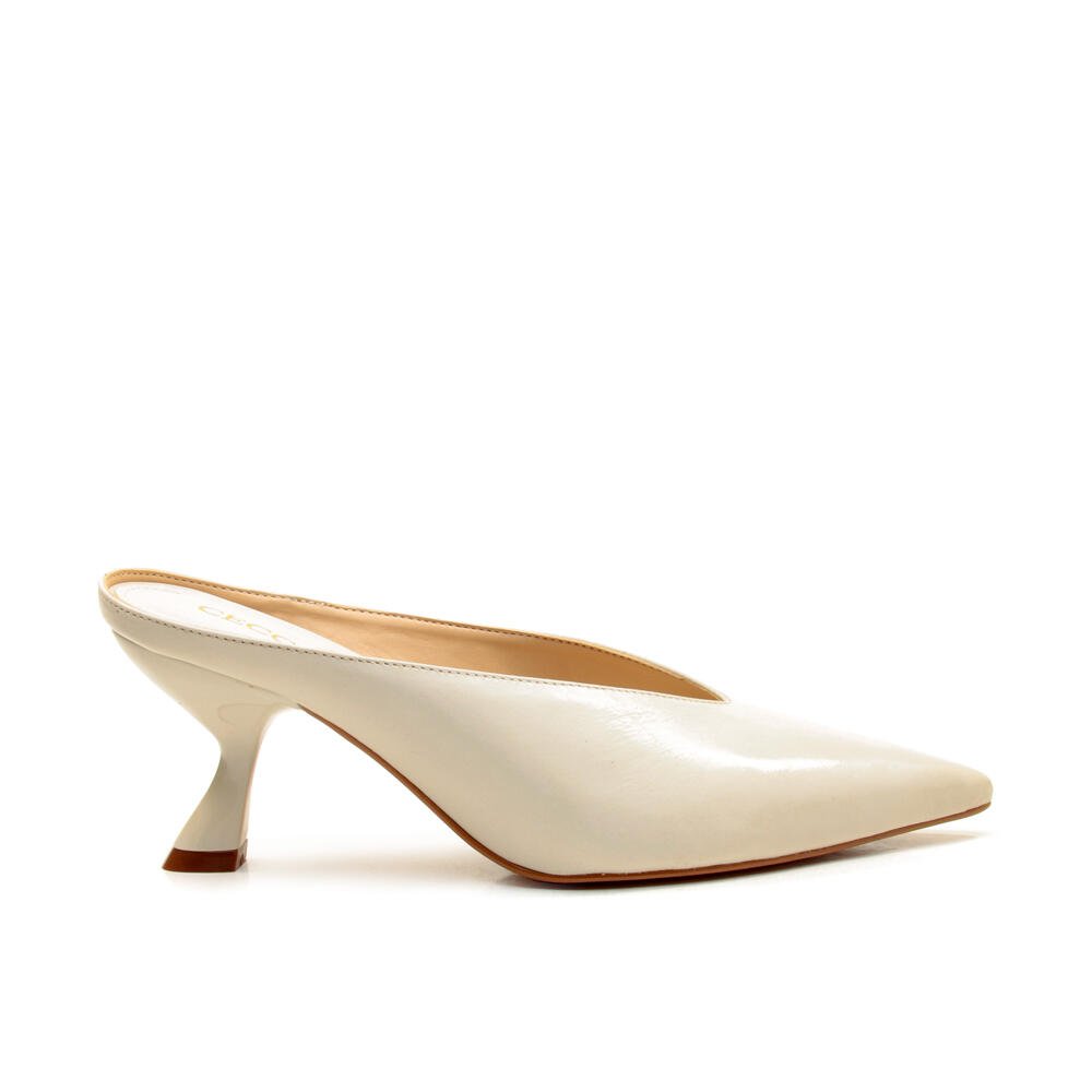Mule Couro Creme Salto Médio Cecconello 2958001-3
