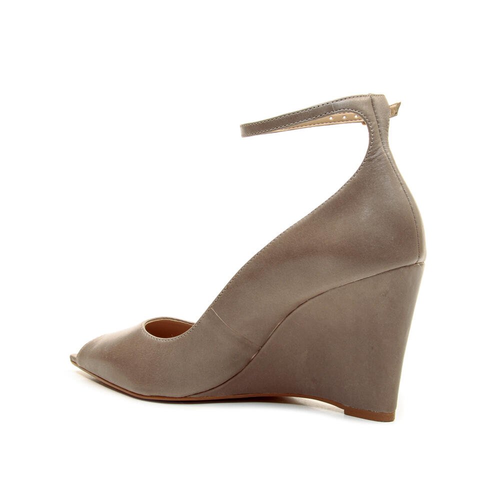 Scarpin Couro Cinza Salto Alto Cecconello 2975001-2 Bege 2