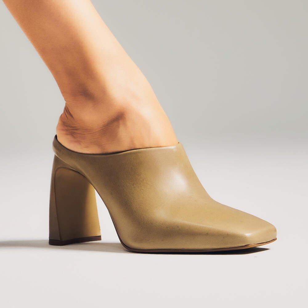 Mule Couro Nude Salto Alto Cecconello 2973004-1 Bege 3