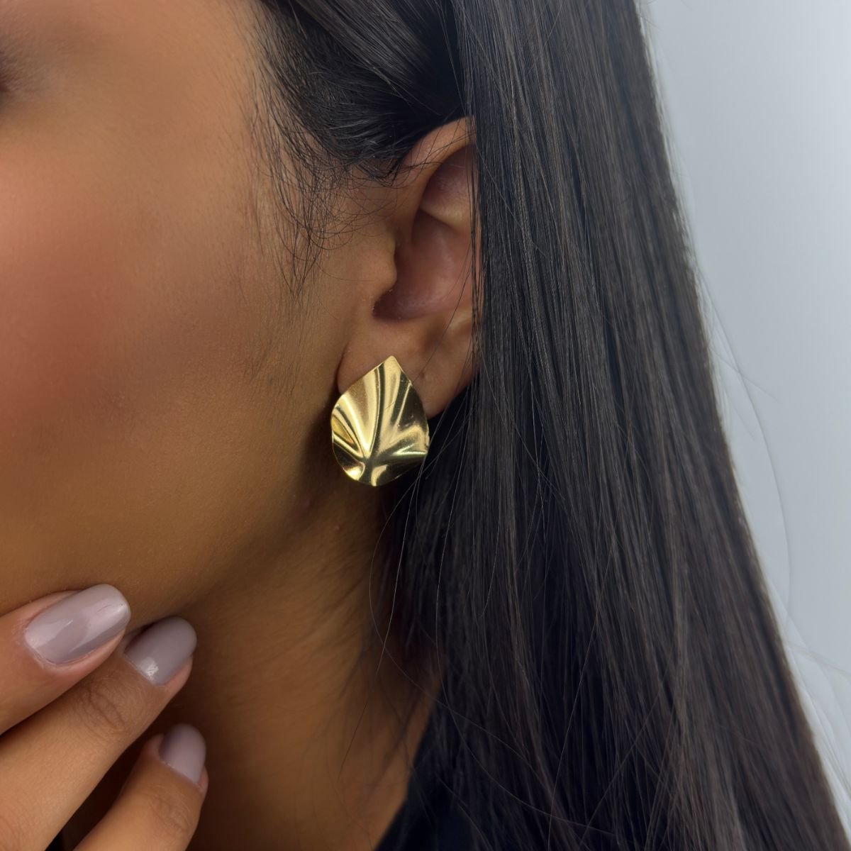 Brinco Feminino Semijoia Banhado a Ouro 18k BR08449 Folha Dourado 3