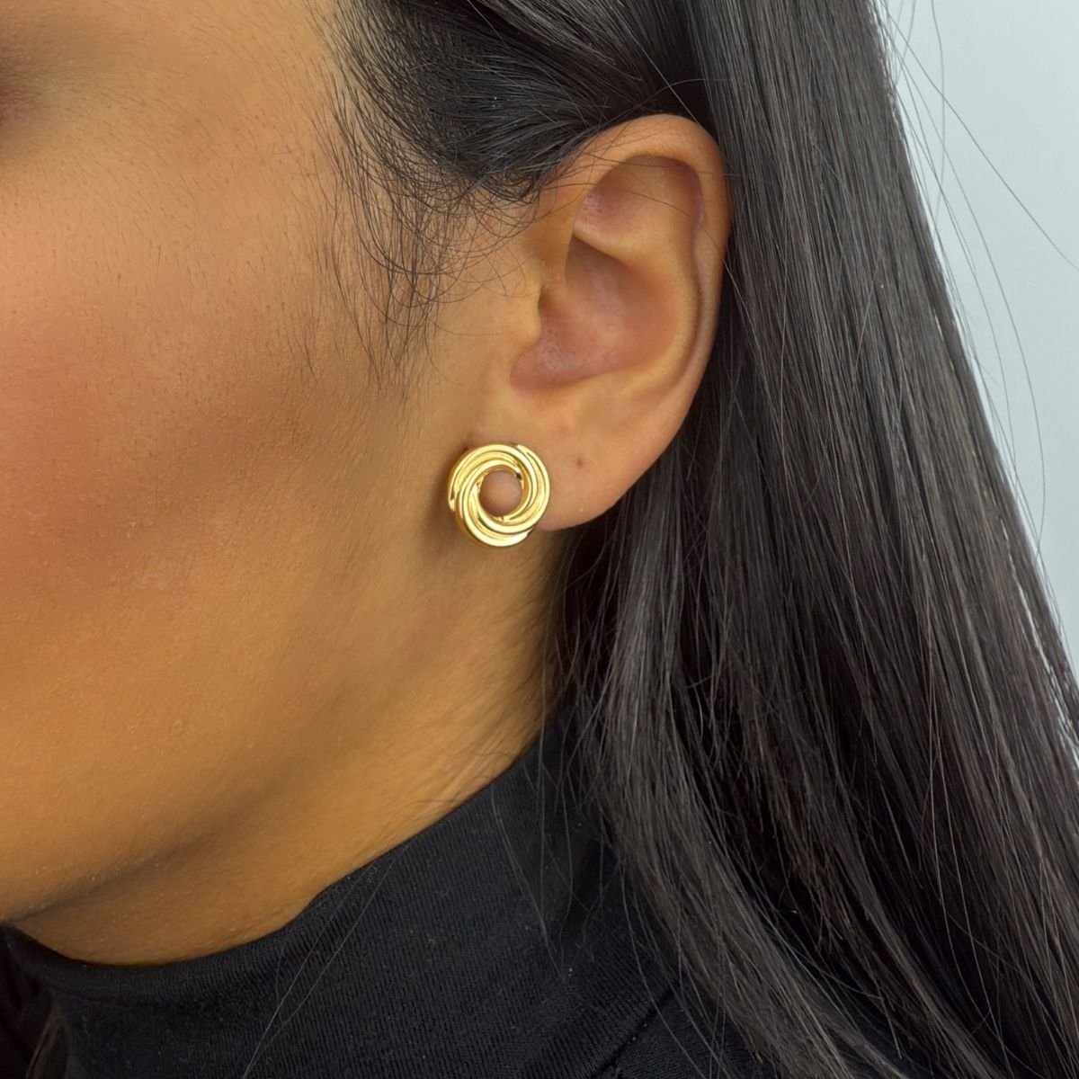 Brinco Feminino Semijoia Banhado a Ouro 18k BR09056 Nó Dourado 4