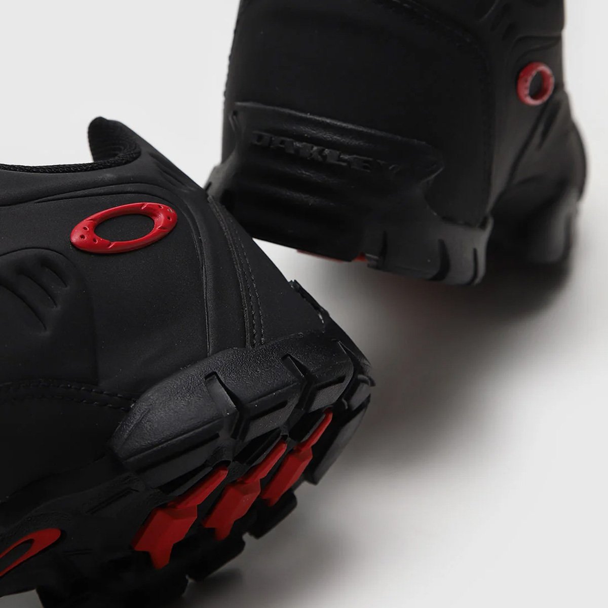 Tenis Oakley Stern Masculino Preto Vermelho Preto 5