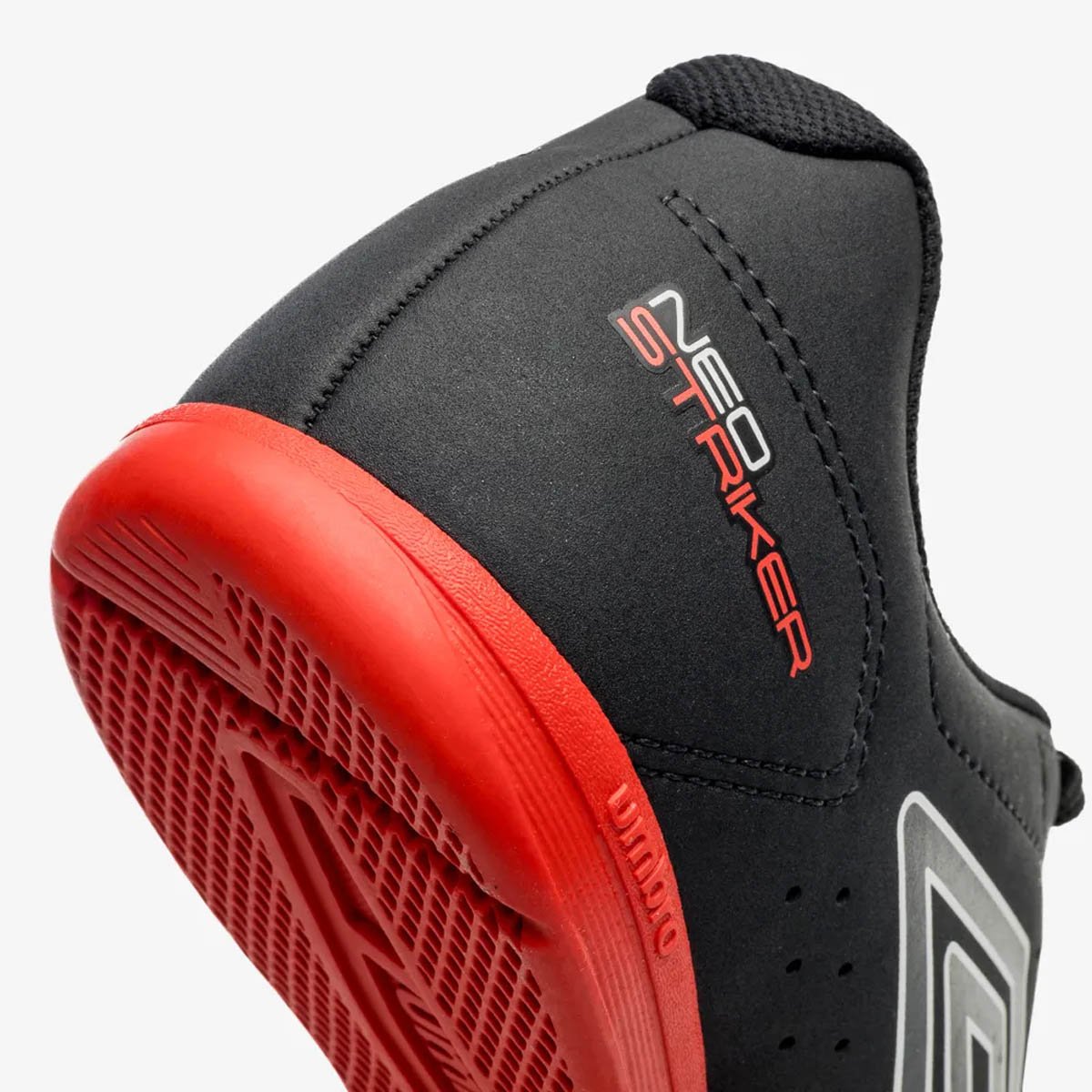 Chuteira Futsal Umbro Neo Striker Unissex Preto Vermeho Preto 7