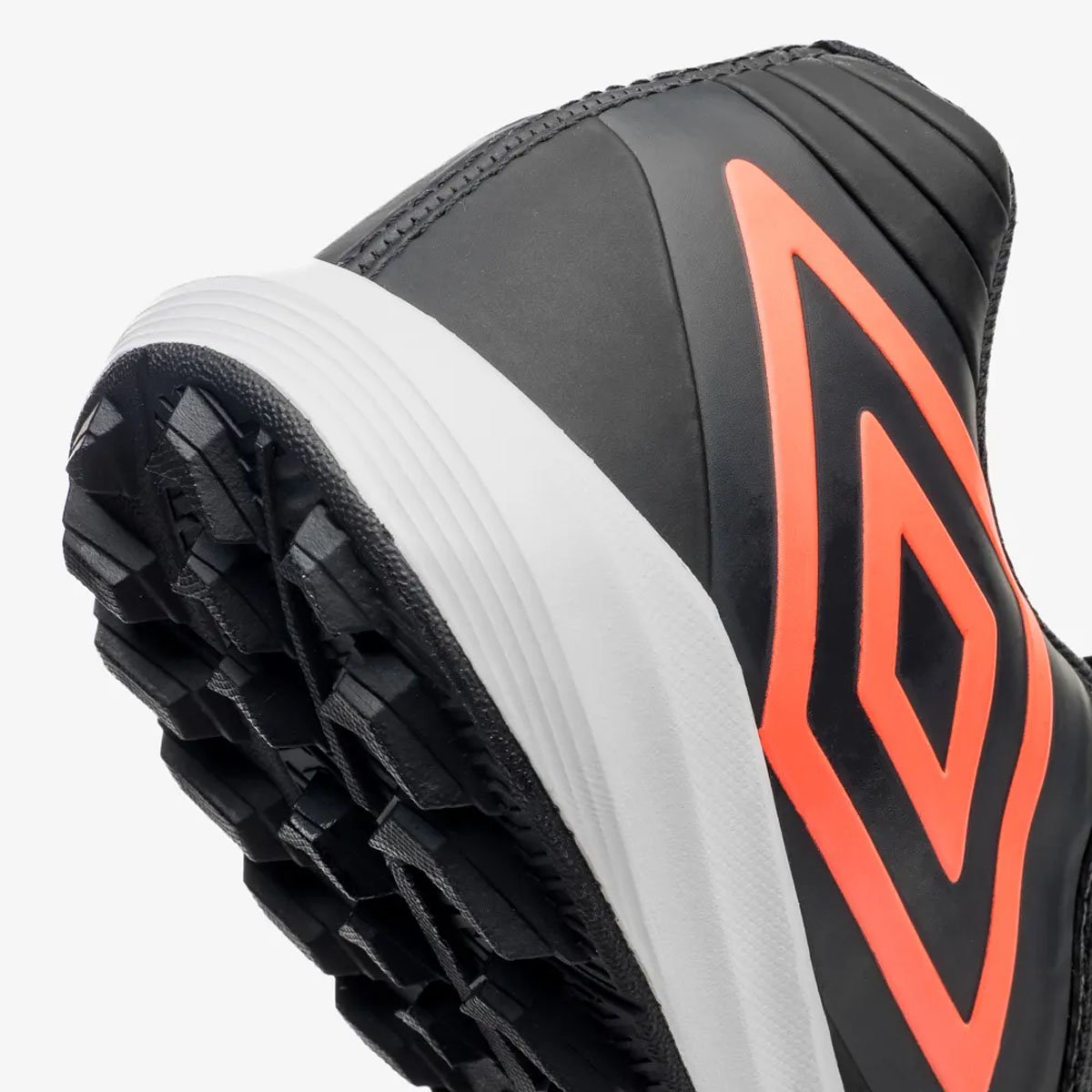 Chuteira Society Umbro Fifty VI Preto Preto/Laranja 7