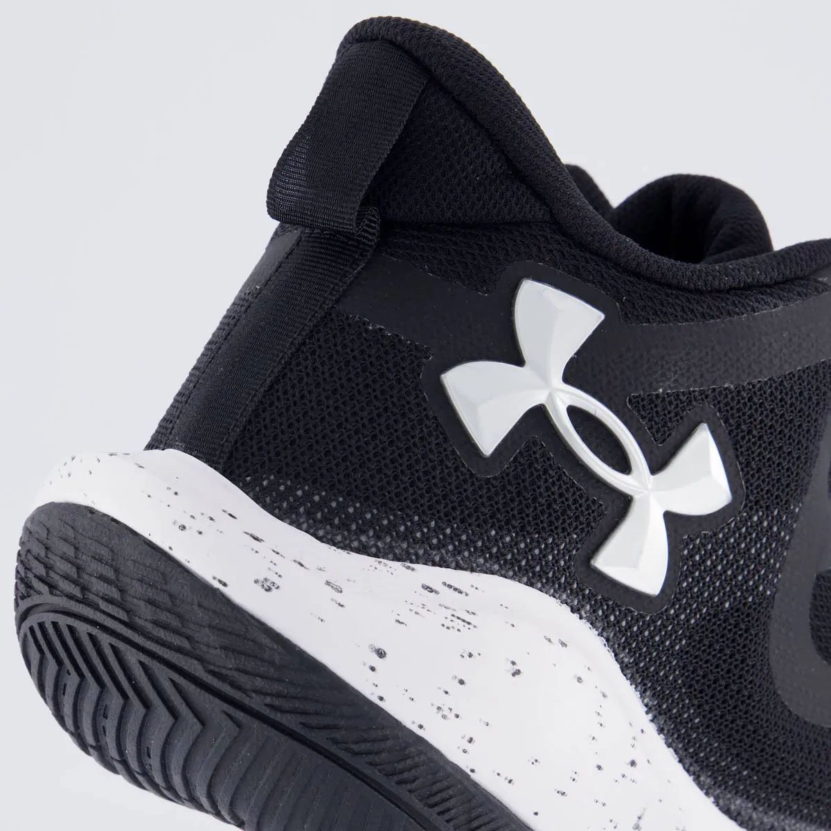 Tenis Under Armour Bankshot SE Masculino Preto Preto/Branco 6