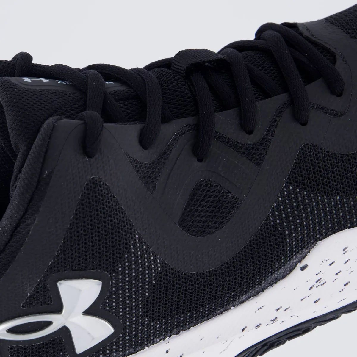 Tenis Under Armour Bankshot SE Masculino Preto Preto/Branco 7