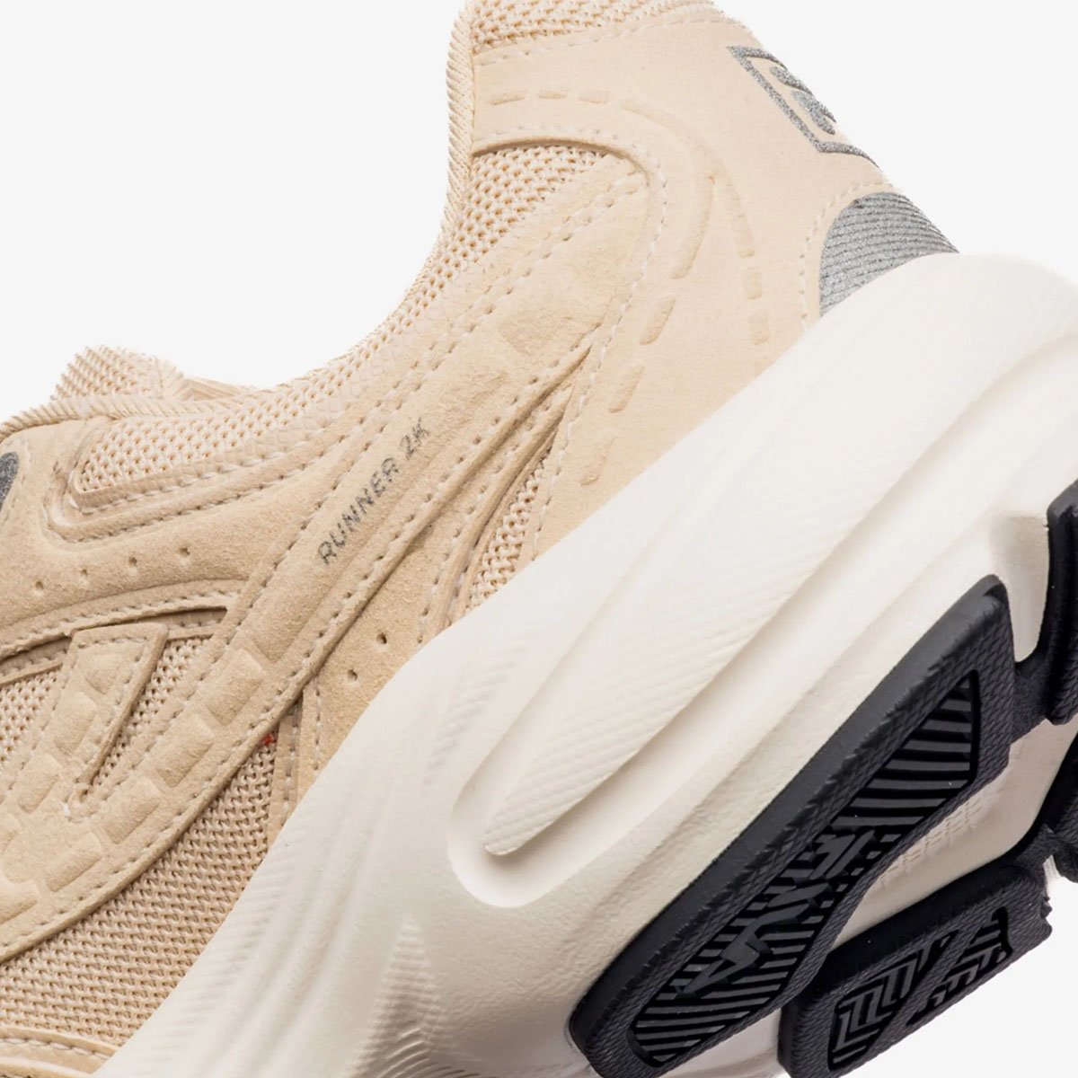 Tenis Fila Runner 2K SE Masculino Bege Bege/Preto 8