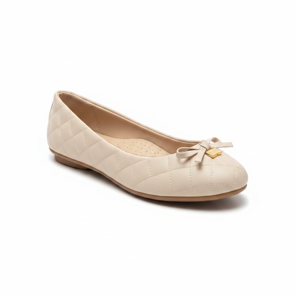 Moleca Sapatilha Branco Off Matelasse Laco Elegancia Diaria
