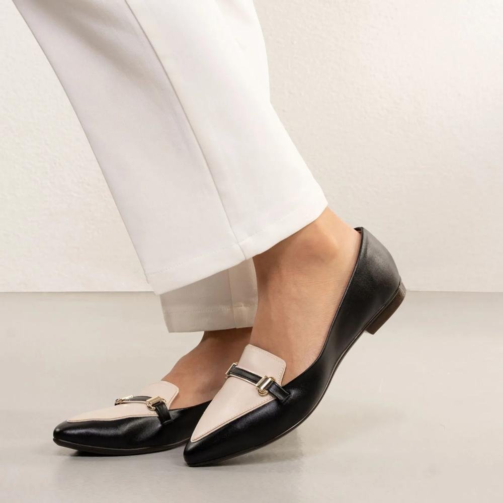 Sapato Mocassim Light Gel Bico Fino Fivela Feminino Preto/Branco 6