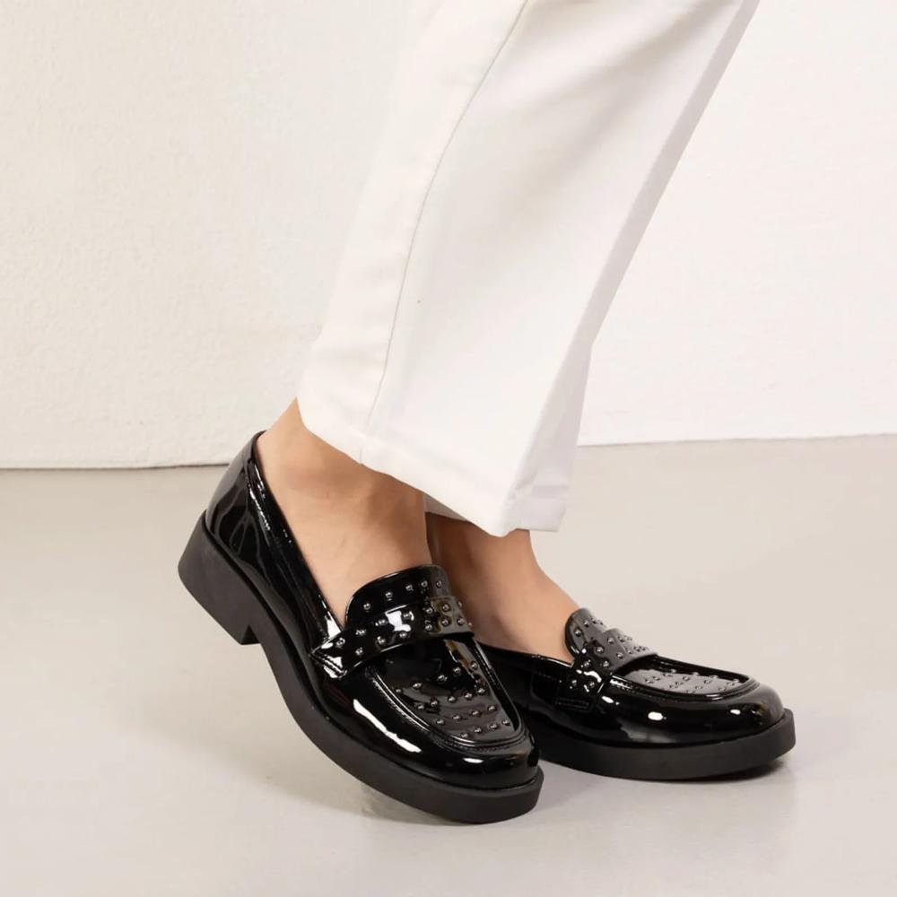 Sapato Mocassim Quiz Spike Verniz Feminino Preto 8