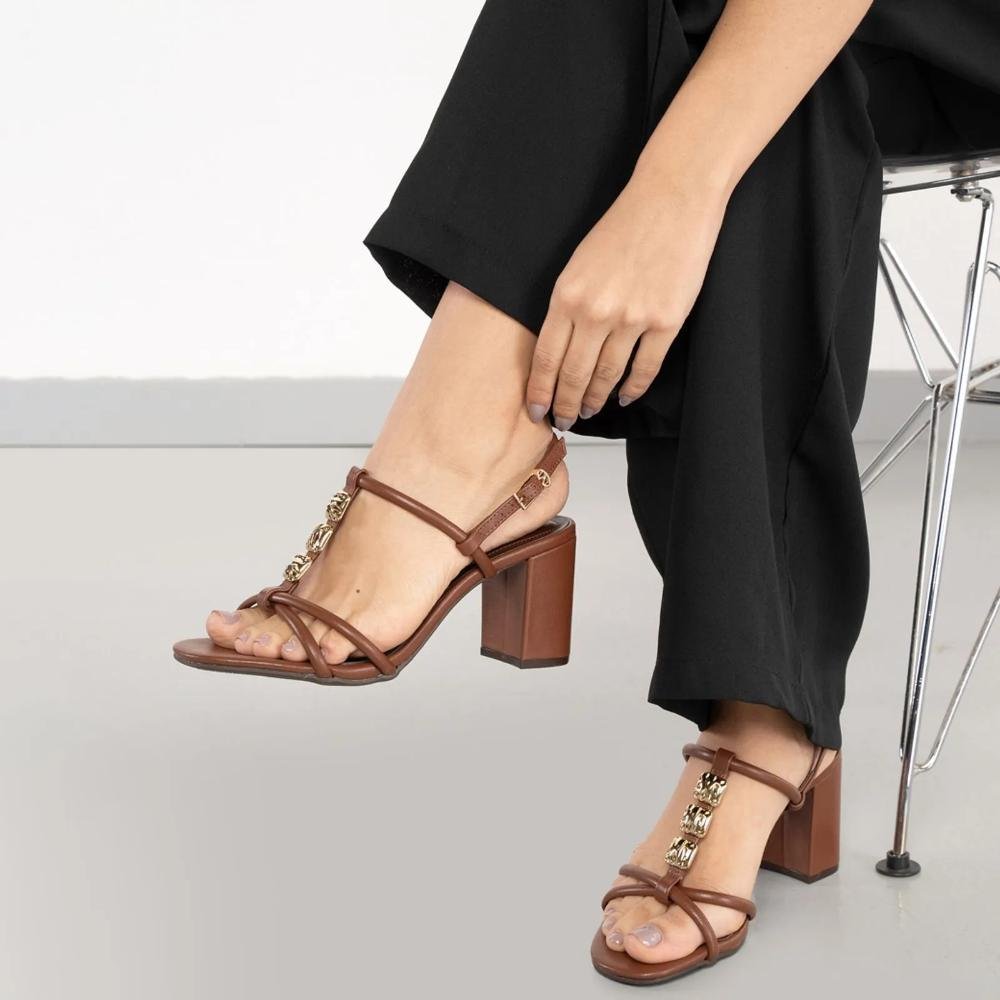 Sandália Via Marte Tira Central Ornamento Feminina Marrom 8