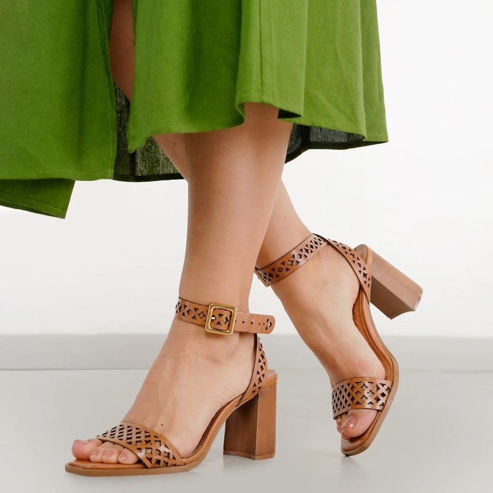 Sandália Osc Recorte Vazado Feminina Marrom 7