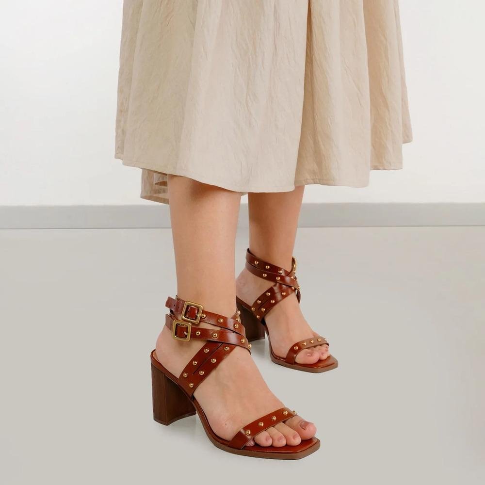 Sandália Osc Tachas Metálicas Feminina Marrom 7