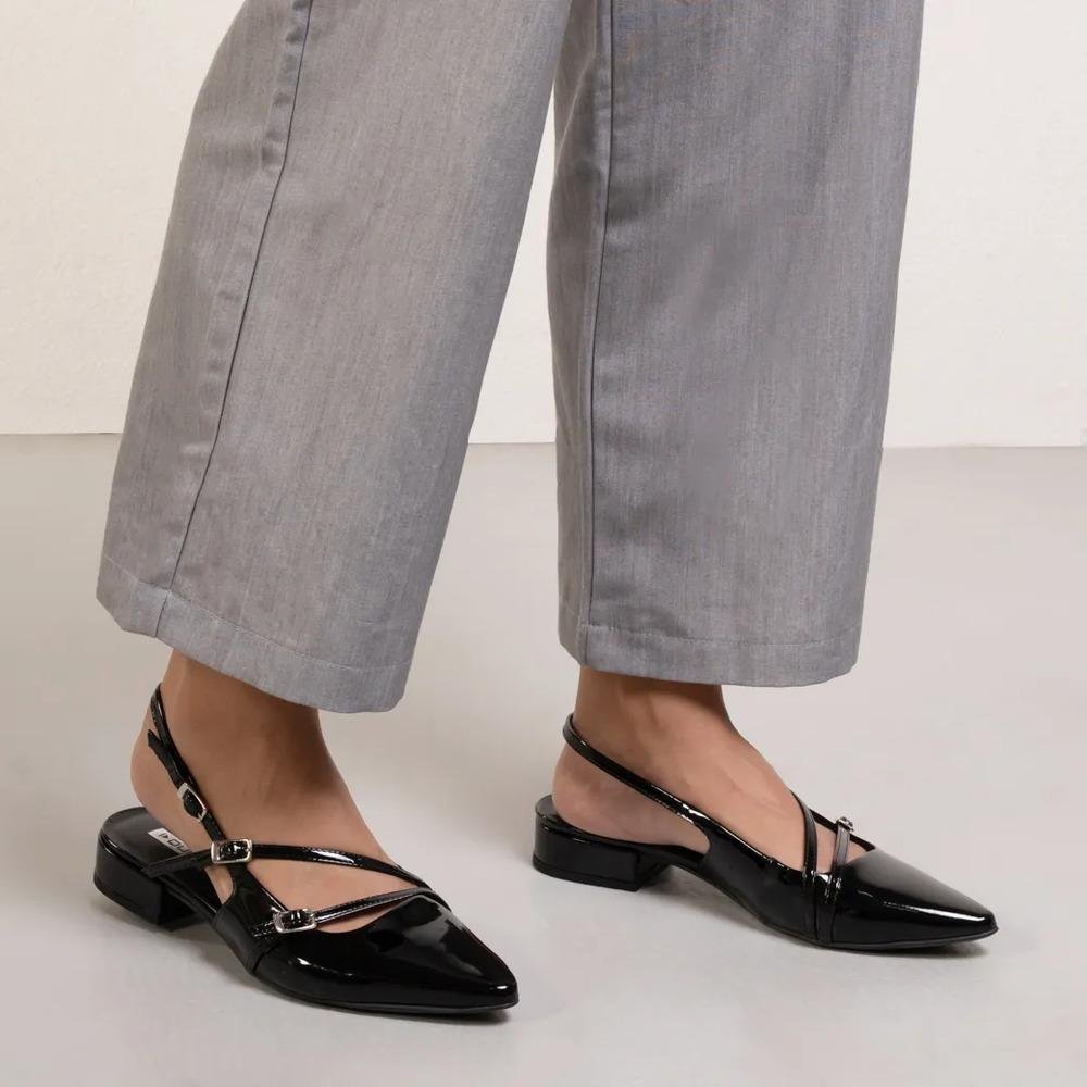 Sapato Quiz Fivelas Bico Fino Feminino Preto 8