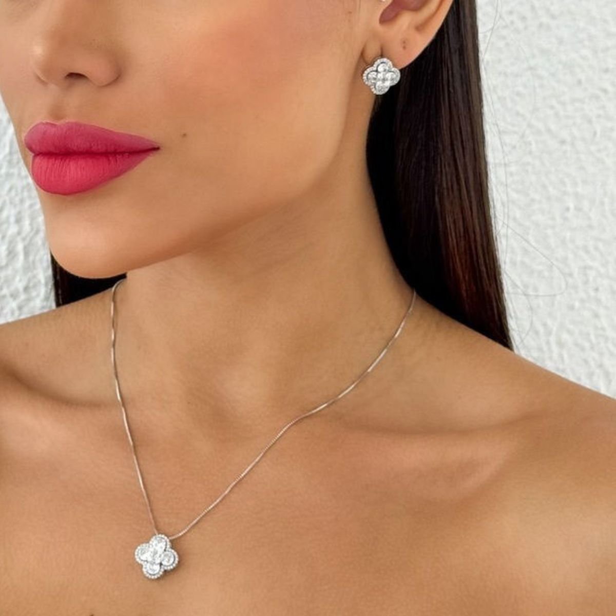 Conjunto Feminino Colar e Brinco Folheado a Prata Inspiração Vg. Trabalhado na Zirconia Prata 2