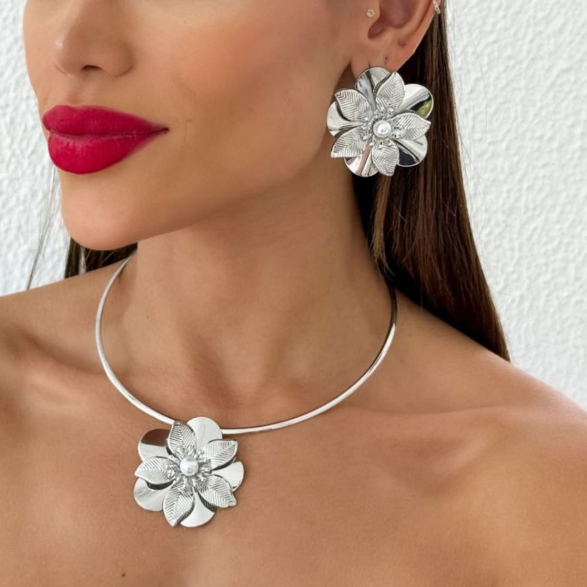 Conjunto Choker Aro e Brinco Folheado a Prata Flor Lisa e Detalhada Com Pérola Prata Prata 2