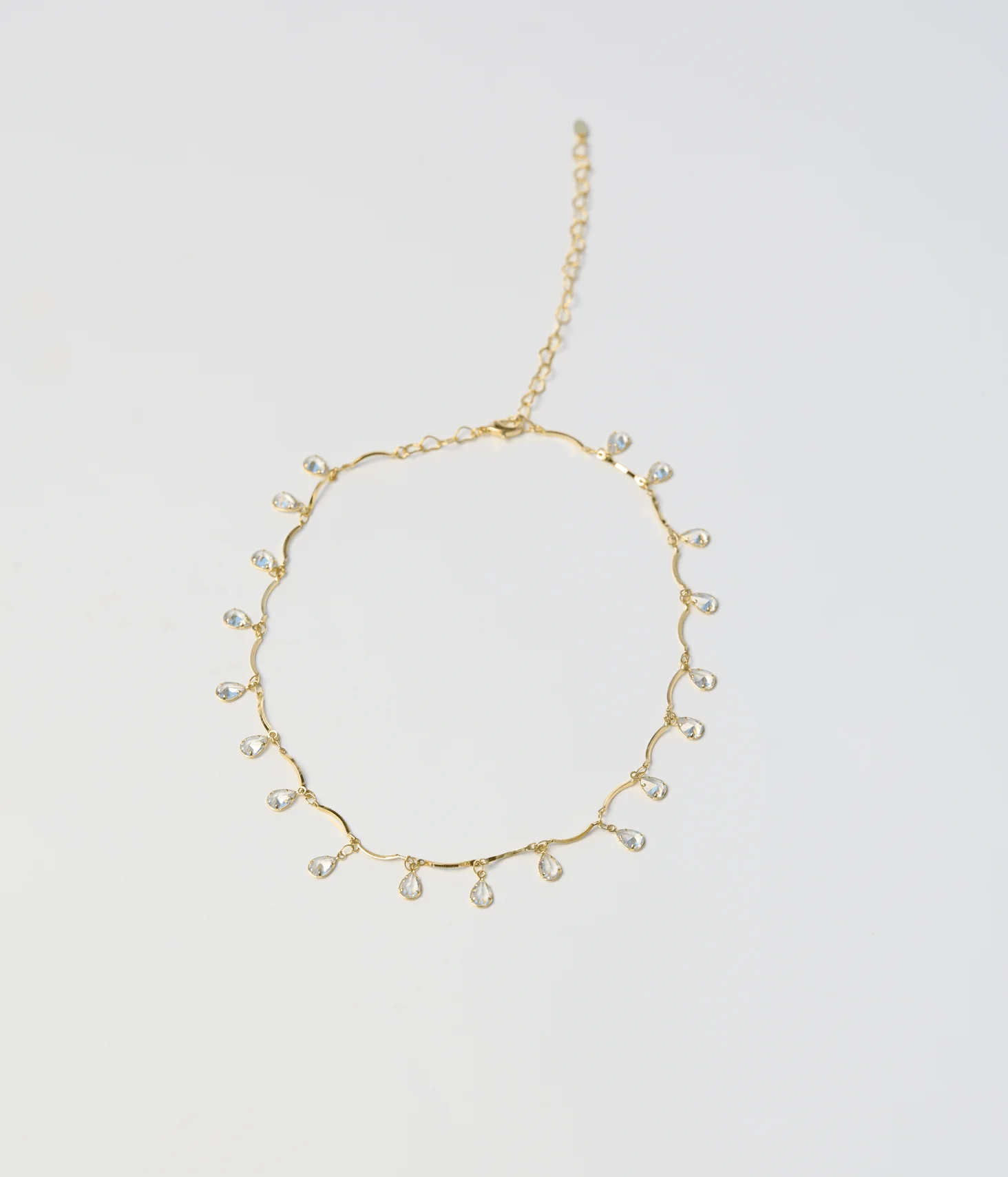 Colar Makenji Curto Com Mini Resinas Feminino Dourado