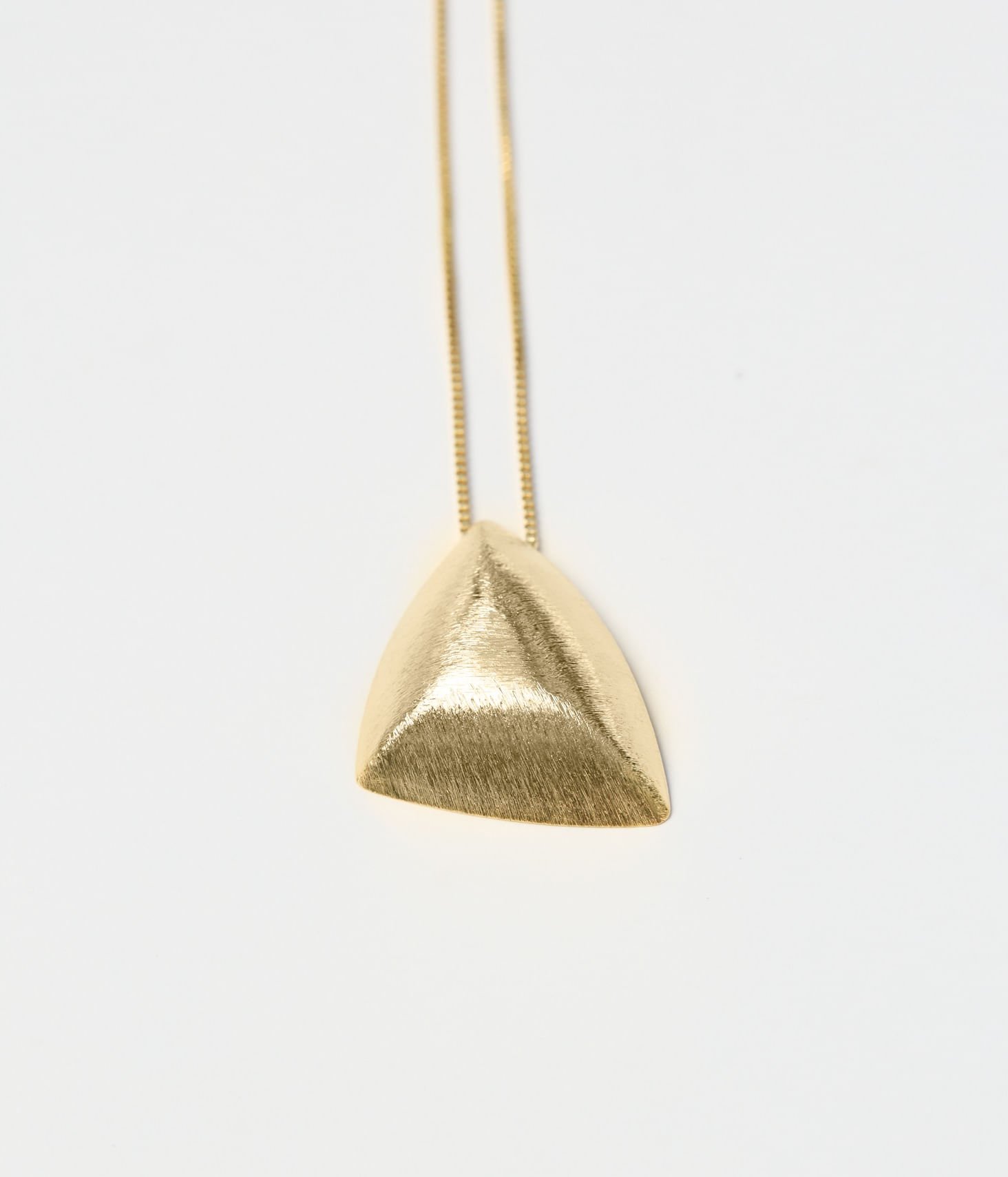 Colar Makenji Medio Com Pingente Triangulo Feminino Dourado Dourado 2