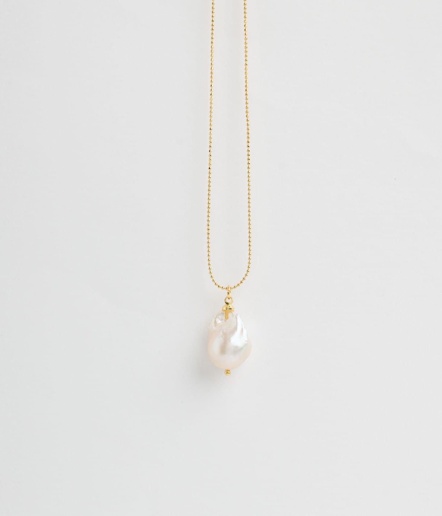 Colar Makenji Corrente Dourada Com Pingente Feminino Dourado