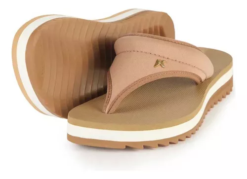 Cor Bege/Branco/Dourado