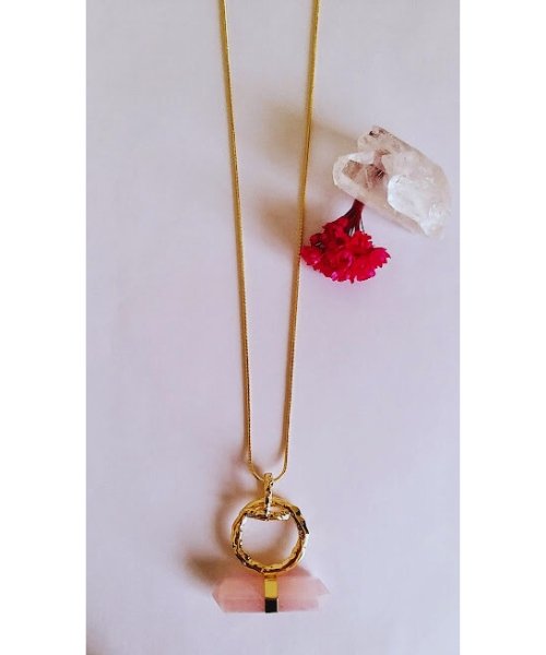 Semijoia - Colar Arco Texturizado Com Pedra Natural Quartzo Rosa Biterminada - Ouro 18k Dourado 2
