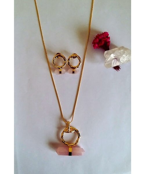 Semijoia - Colar Arco Texturizado Com Pedra Natural Quartzo Rosa Biterminada - Ouro 18k Dourado 3