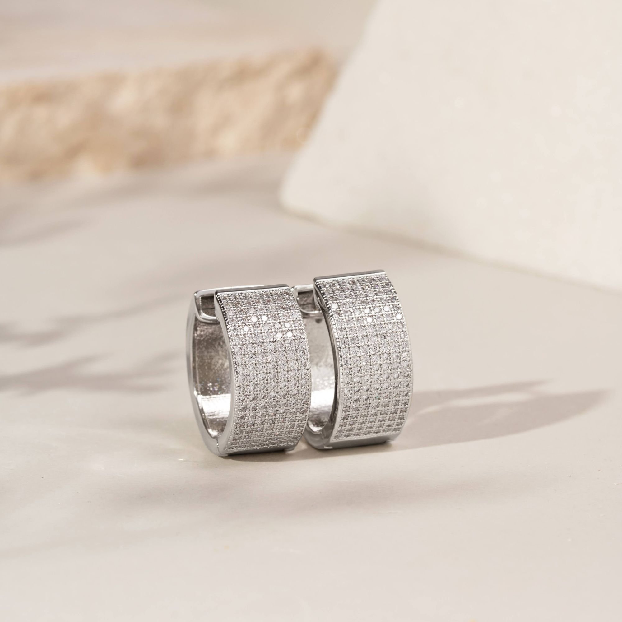 Semijoia - Brinco argola com cristais cravejados - Ródio Branco Prata 5