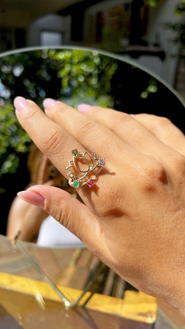 Semijoia - Anel Flor de Lótus e Cristais - Ouro 18k Dourado 5