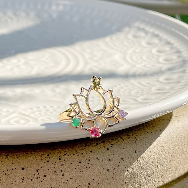 Semijoia - Anel Flor de Lótus e Cristais - Ouro 18k Dourado 6