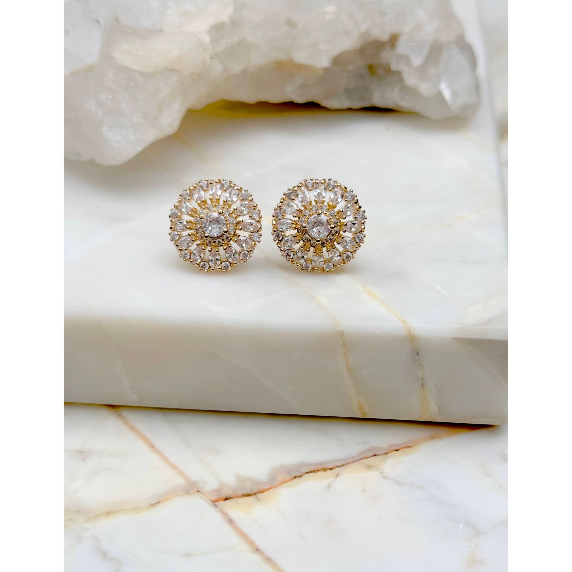 Semijoia - Brinco Mandala com Cristais - Ouro 18k Dourado 7