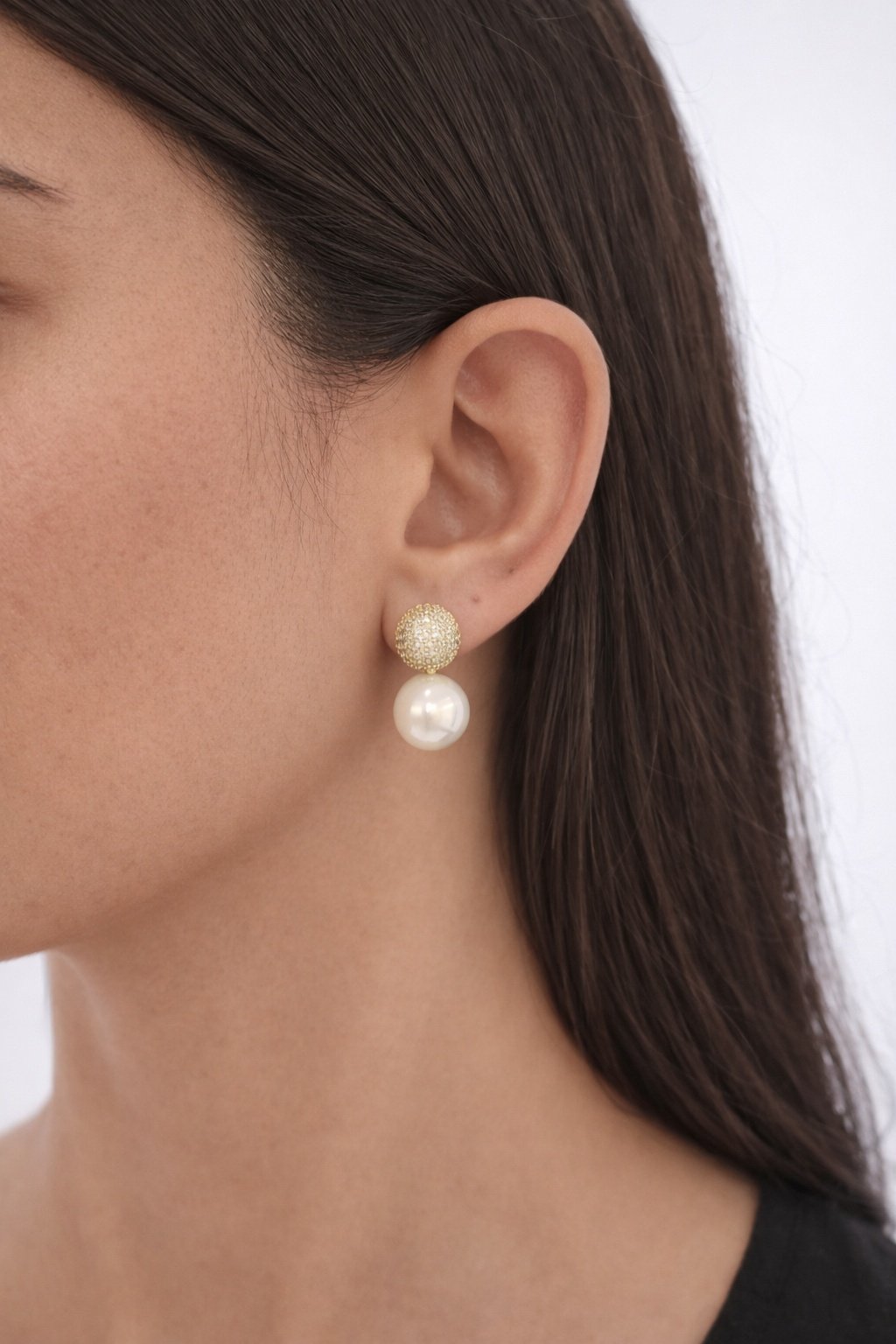 Brinco Perola com Zirconias Banhado a Ouro 18k Dourado 2