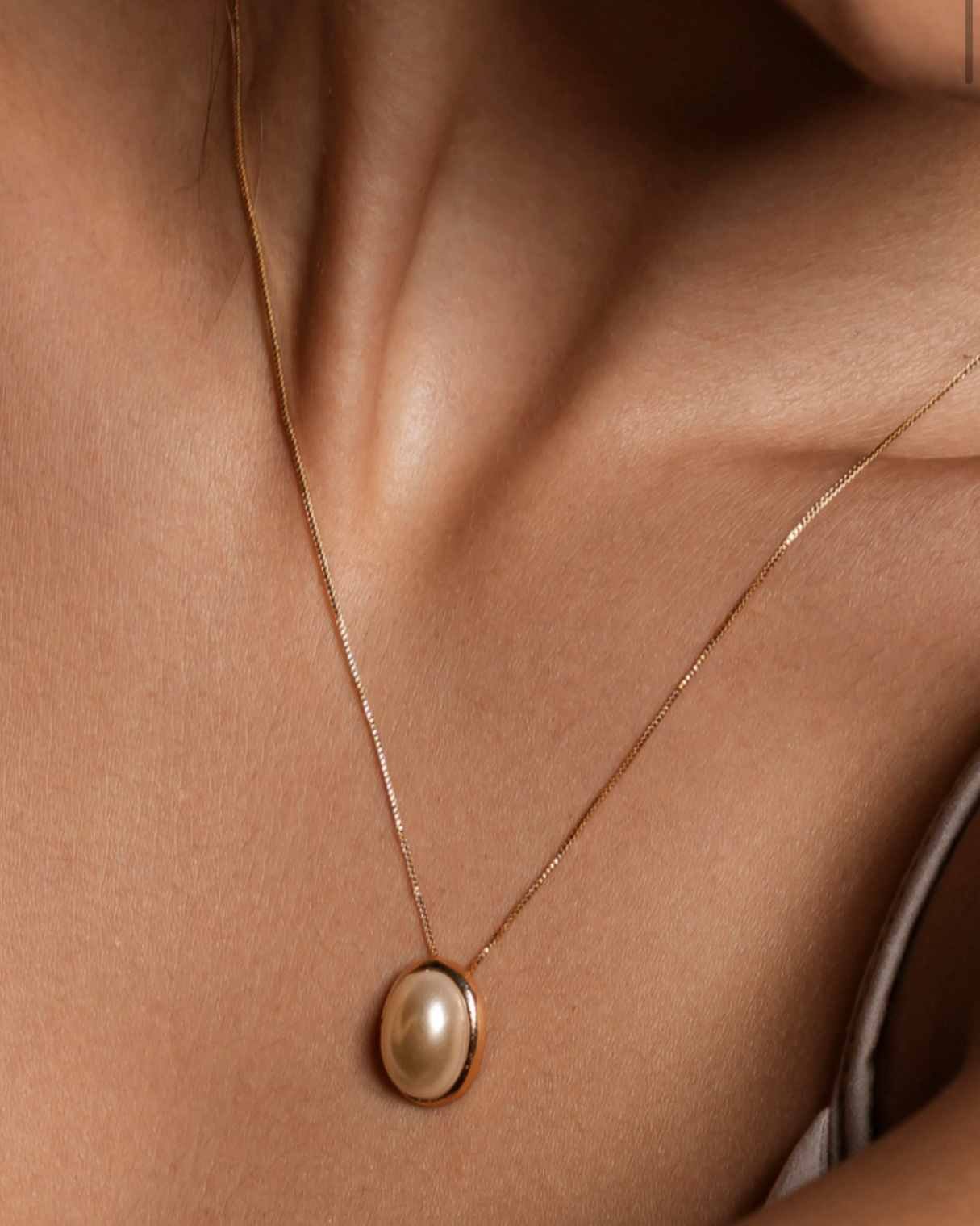 Colar Semijoia Banhado a Ouro 18k Oval Pérola Dourado 2