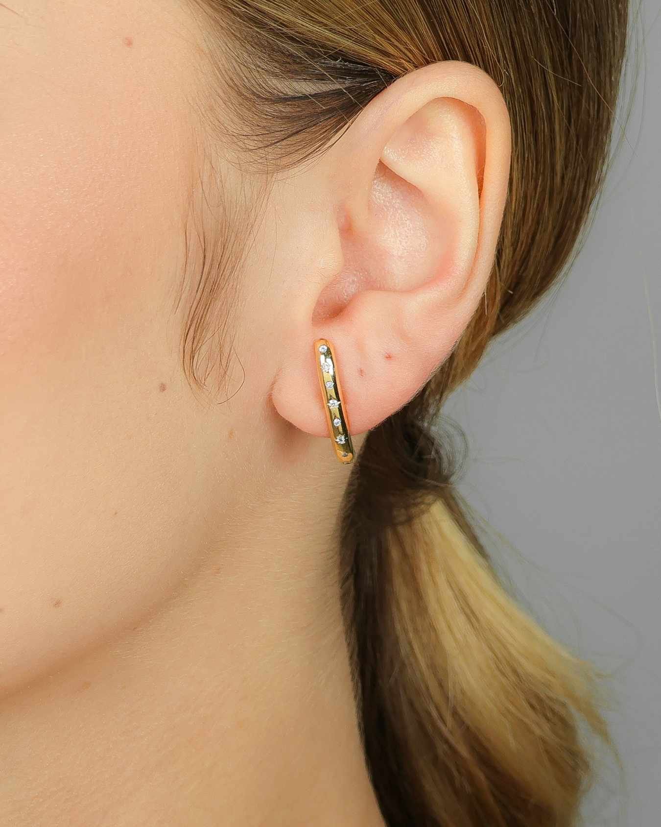 Brinco Semijoia Banhado a Ouro 18k Earhook Palito Ponto de Luz Zircônia Cravejada Dourado 2