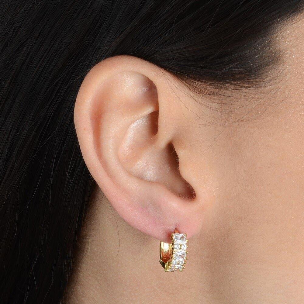 Brinco Dourado de Argolinha com 7 Pedras de Zircônia Dourado 2