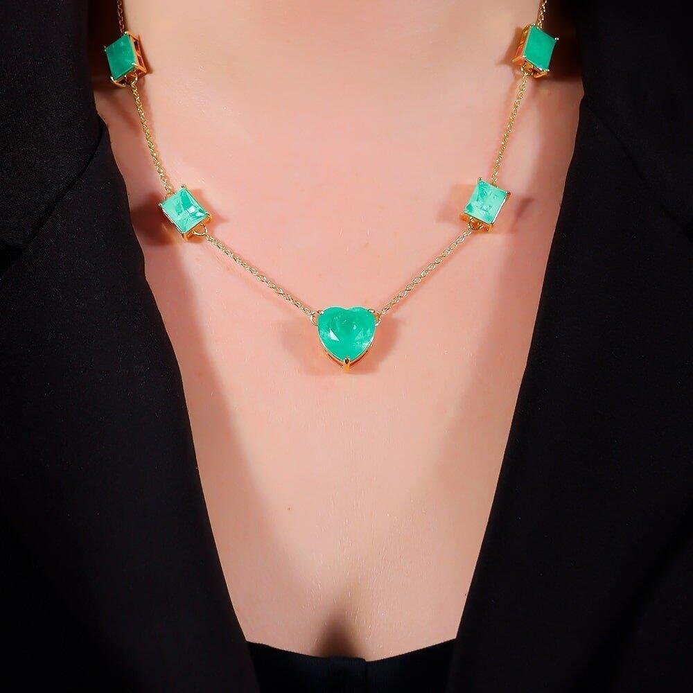 Colar Dourado de Pedras Coração e Retângulos Verdes Dourado/Verde 2