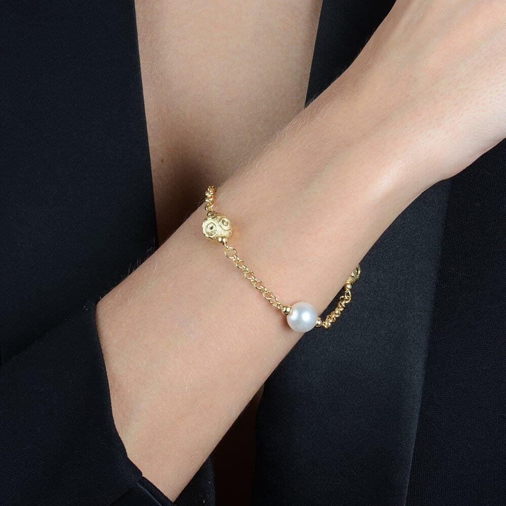 Pulseira Dourada Elo Português com Pérolas e Esferas Vazadas Dourado 2