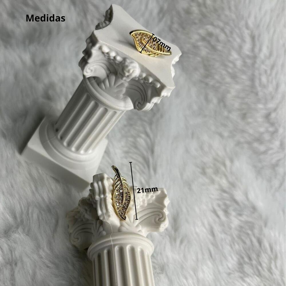 Brinco Pena Banhado a Ouro Pequeno Delicado Dourado 4