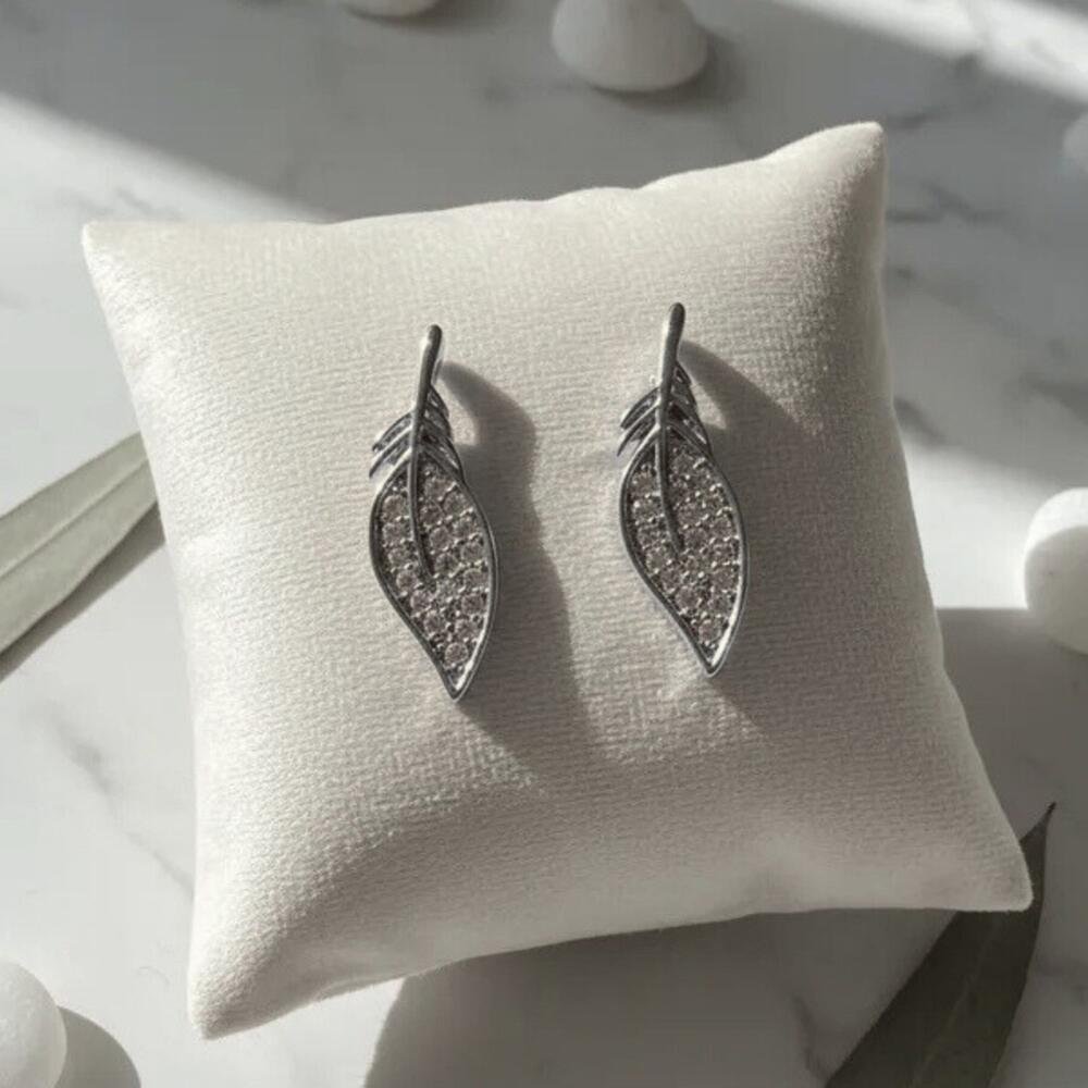 Brinco Pena Banhado a Prata Pequeno Delicado Prata 4